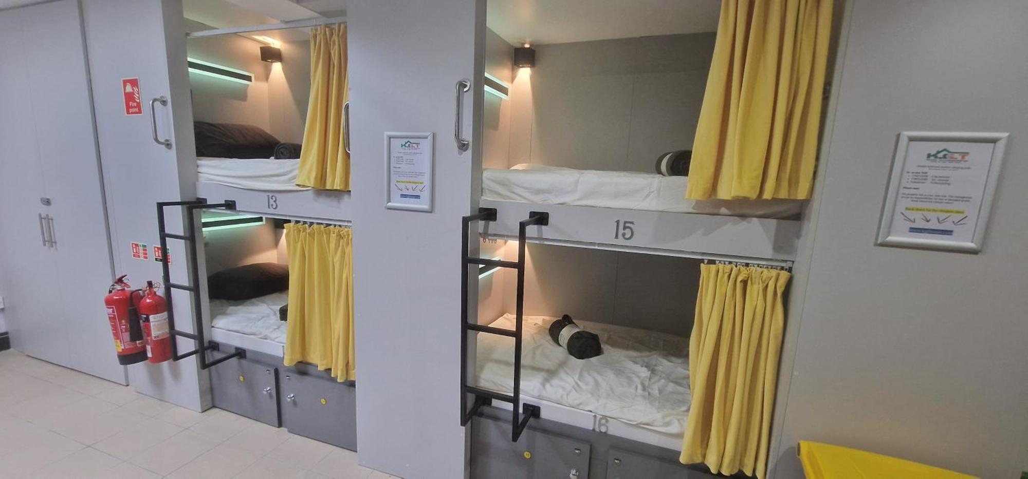 Sleeping Pod in Mixed Dormitory Room