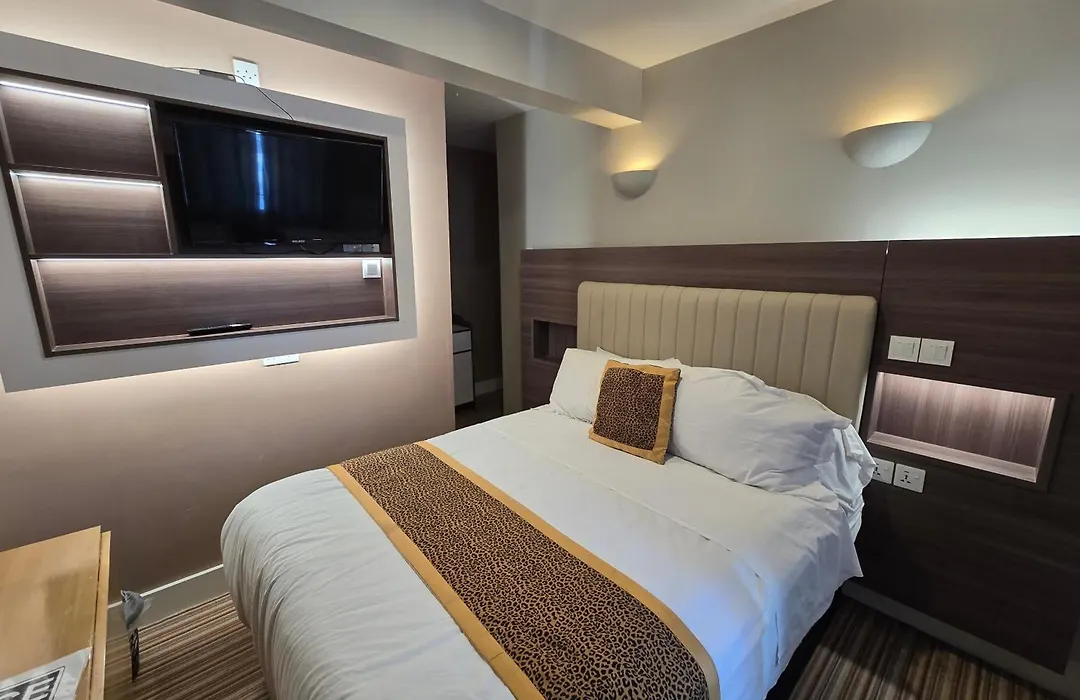 Double Bedroom Studios-1